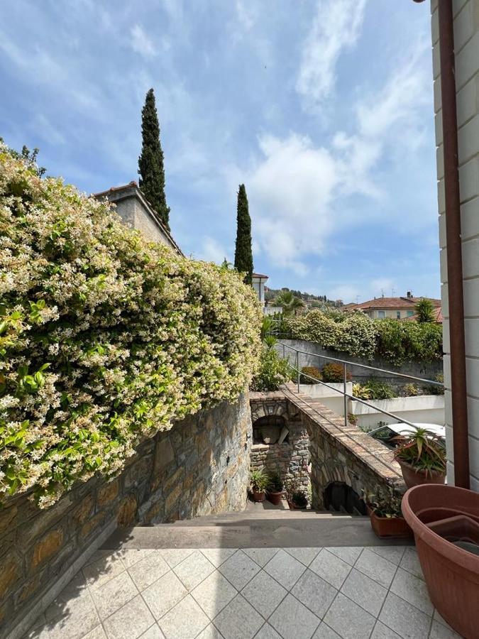Appartato A 5 Minuti Dal Mare Daire Imperia Dış mekan fotoğraf